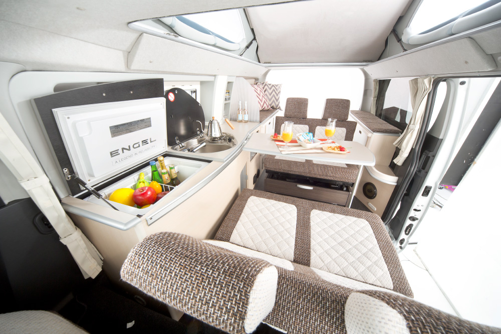 キャンピングカー+庭=忘れられない家族時間