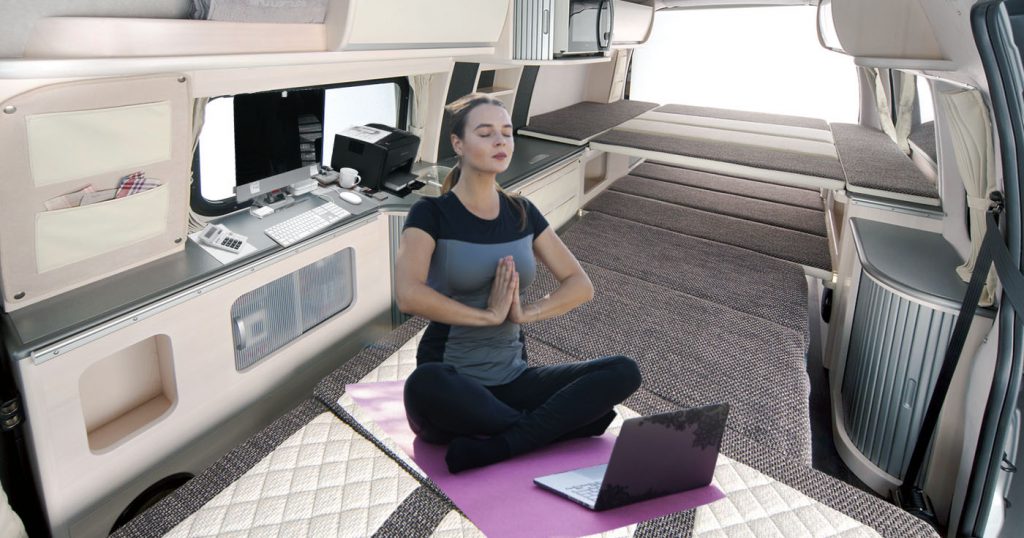 新しい出会いやビジネスチャンスが生まれる「キャンピングカー在車勤務」の特徴