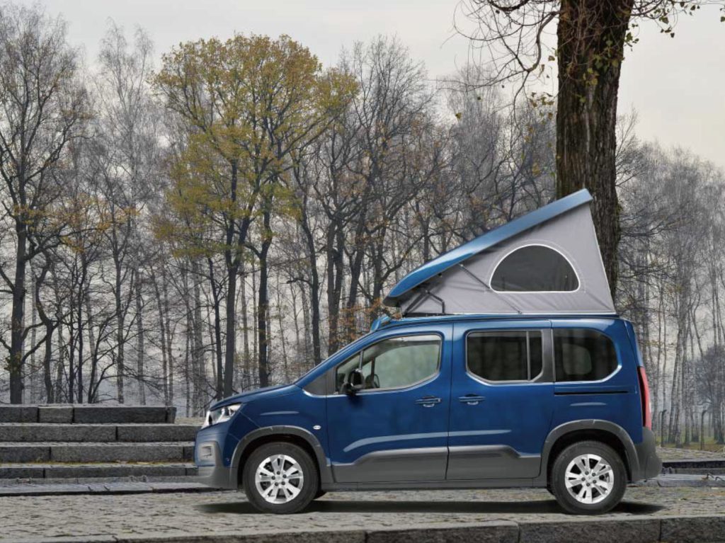 神戸ポートアイランドに注目のプジョーリフターキャンパーが登場！