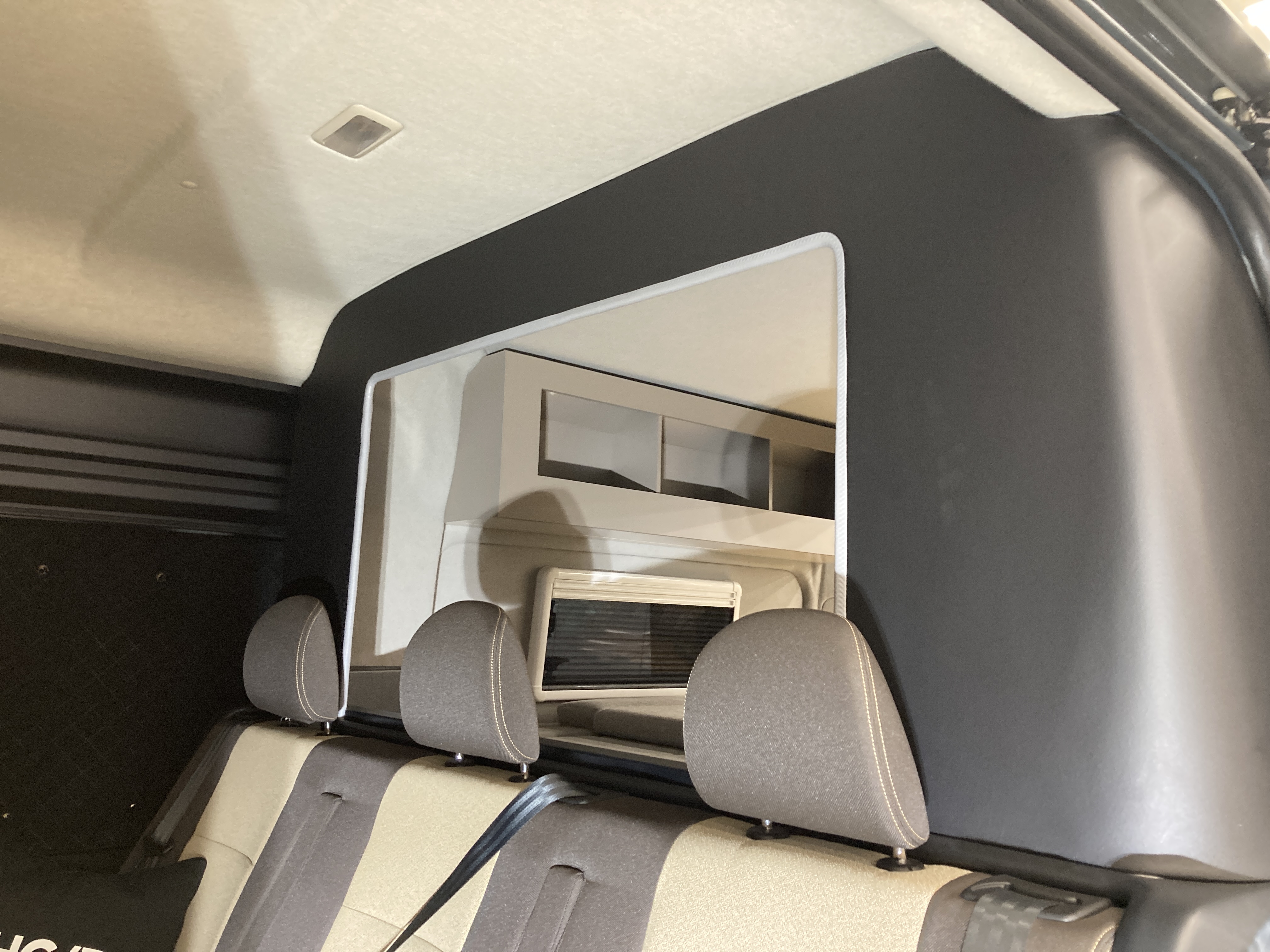 開口部（車内とおりぬけ）